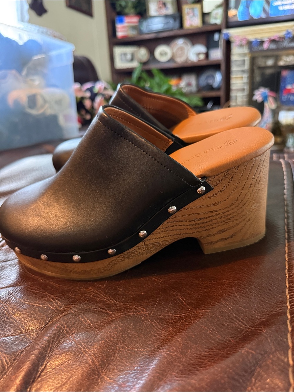 Black Leather-Effect Clog Mules with Wood-Effect Heel